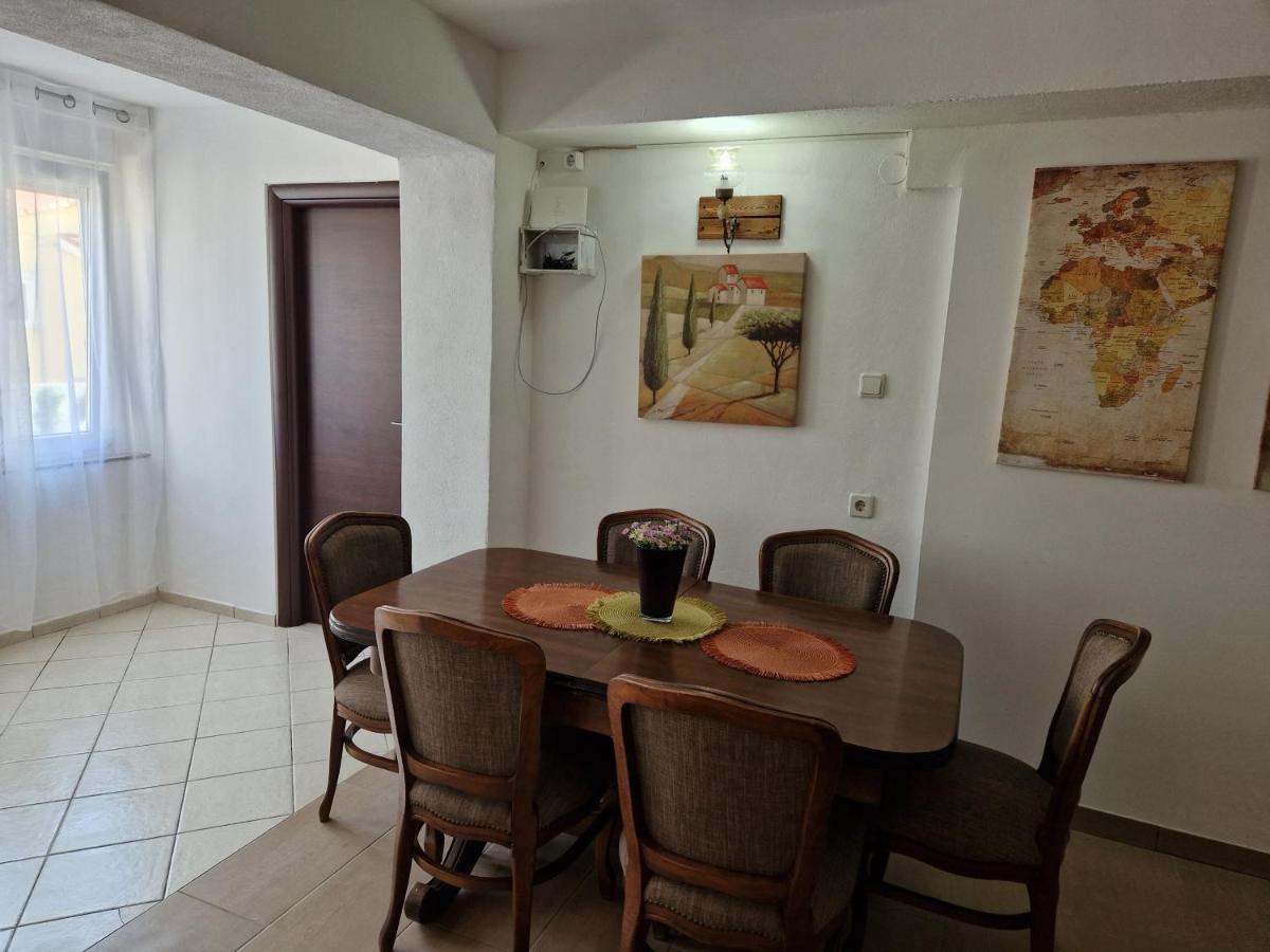 Apartmani Sidro Senj Сен Стая снимка